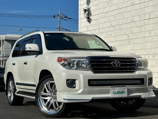 ランドクルーザー ＺＸ　禁煙　純正エアロキット　ＷＯＲＫ２４インチ　後席モニタ　禁煙車／純正エアロキット・ＷＯＲＫ２４インチ・ガナドールマフラー・ＯＰナビＴＶ／後席モニター／パノラミックビュー／プリクラッシュセーフティ／レーダークルーズ／パワーバックドア／ＳＯＲＥＸヒッチメンバー（4枚目）