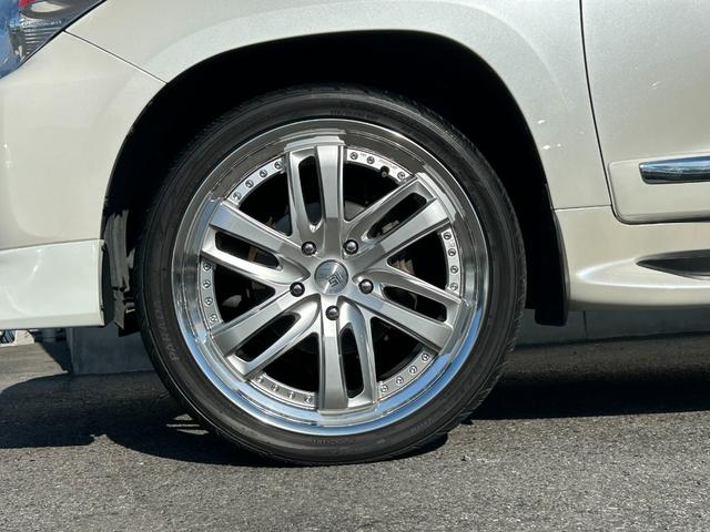ランドクルーザー ＺＸ　禁煙　純正エアロキット　ＷＯＲＫ２４インチ　後席モニタ　禁煙車／純正エアロキット・ＷＯＲＫ２４インチ・ガナドールマフラー・ＯＰナビＴＶ／後席モニター／パノラミックビュー／プリクラッシュセーフティ／レーダークルーズ／パワーバックドア／ＳＯＲＥＸヒッチメンバー（12枚目）