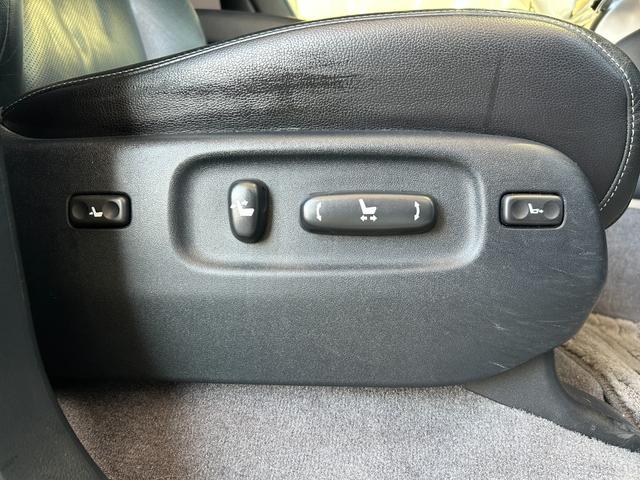 ランドクルーザー ＺＸ　禁煙　純正エアロキット　ＷＯＲＫ２４インチ　後席モニタ　禁煙車／純正エアロキット・ＷＯＲＫ２４インチ・ガナドールマフラー・ＯＰナビＴＶ／後席モニター／パノラミックビュー／プリクラッシュセーフティ／レーダークルーズ／パワーバックドア／ＳＯＲＥＸヒッチメンバー（28枚目）