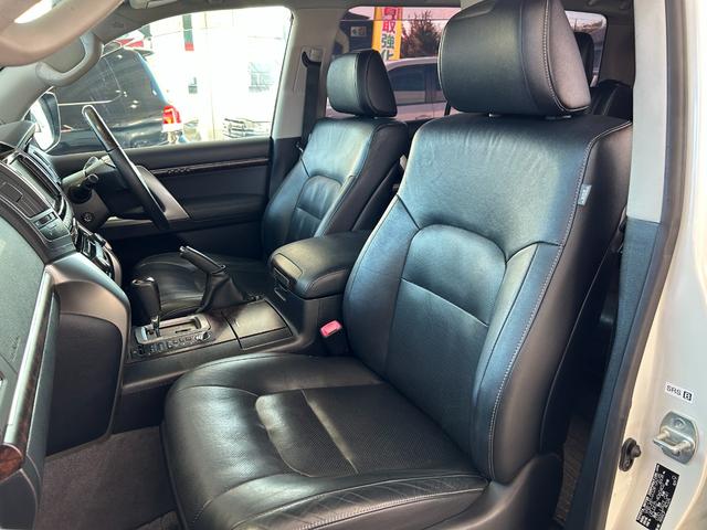 ランドクルーザー ＺＸ　禁煙　純正エアロキット　ＷＯＲＫ２４インチ　後席モニタ　禁煙車／純正エアロキット・ＷＯＲＫ２４インチ・ガナドールマフラー・ＯＰナビＴＶ／後席モニター／パノラミックビュー／プリクラッシュセーフティ／レーダークルーズ／パワーバックドア／ＳＯＲＥＸヒッチメンバー（42枚目）