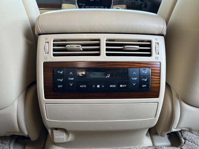 ランドクルーザー AX Gセレクション 後期 禁煙 メーカーナビ ベージュ革 後期・禁煙・メーカーナビ・パノラミックビュー・ベージュレザー・シートヒーター・ステアリングヒーター・ウッドコンビステア・衝突軽減・追従クルコン・クロールコントロール・センターデフロック・LEDライト(22枚目)