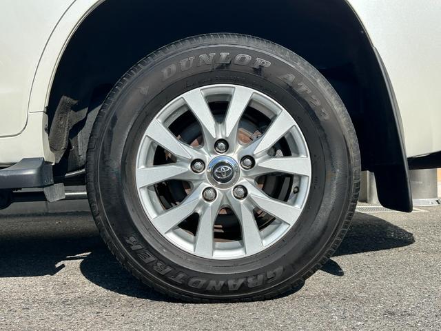 ランドクルーザー AX Gセレクション 後期 禁煙 メーカーナビ ベージュ革 後期・禁煙・メーカーナビ・パノラミックビュー・ベージュレザー・シートヒーター・ステアリングヒーター・ウッドコンビステア・衝突軽減・追従クルコン・クロールコントロール・センターデフロック・LEDライト(33枚目)