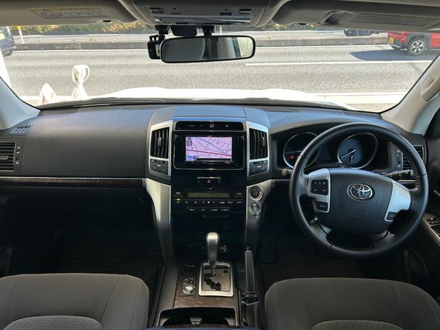 ランドクルーザー ＡＸ　中期　ＯＰサンルーフ　２２インチアルミ　エアロキット　ワンオーナー・中期・禁煙・ＯＰサンルーフ・ＯＰルーフレール・ＵＬＴＲＡモータースポーツ２２インチ・エルフォードエアロキット・モデリスタリアスポイラー・ＥＣＬＩＰＳＥナビ・ＡＬＰＩＮＥ後席モニター（2枚目）