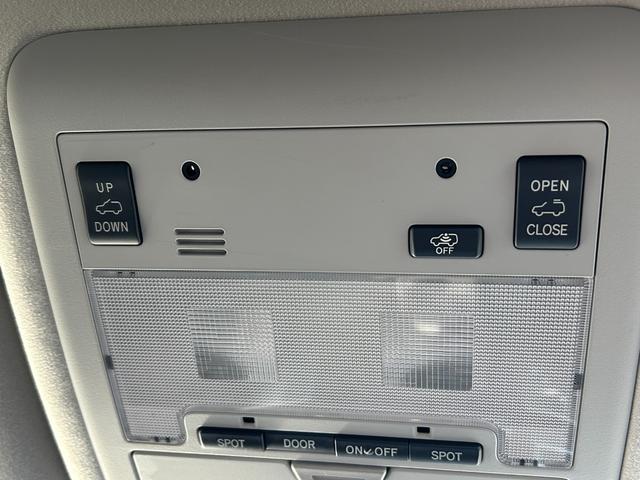 ランドクルーザー ＡＸ　中期　ＯＰサンルーフ　２２インチアルミ　エアロキット　ワンオーナー・中期・禁煙・ＯＰサンルーフ・ＯＰルーフレール・ＵＬＴＲＡモータースポーツ２２インチ・エルフォードエアロキット・モデリスタリアスポイラー・ＥＣＬＩＰＳＥナビ・ＡＬＰＩＮＥ後席モニター（34枚目）