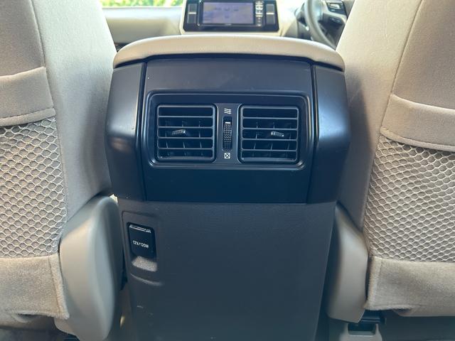 ランドクルーザープラド 後期　禁煙　ディーゼル　検Ｒ９年３月　ワンオーナー　後期・禁煙・ディーゼル・車検Ｒ９年３月・ワンオーナー・ルーフレール・プリクラッシュ・レーダークルーズコントロール・レーンキープ・ＡＬＰＩＮＥナビＴＶ・バックカメラ・ＬＥＤライト・センターデフロック（26枚目）