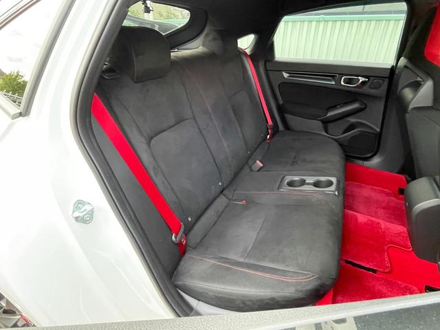 シビック タイプＲ　ターボ　６ＭＴ　ナビＴＶ　７５１８ｋｍ　ワンオーナー　禁煙　７５１８ｋｍ　６ＭＴ　ターボ　ナビＴＶ　バックカメラ　ＢＳＭ　追従クルコン　衝突軽減　レーンキープ　ＵＳＢ　Ｂｌｕｅｔｏｏｔｈ　ＬＥＤライトＦＲドラレコ　ＥＴＣ　スペアキー（30枚目）
