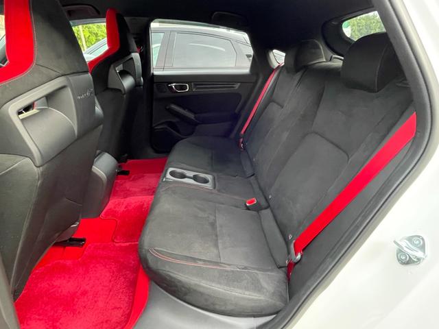 シビック タイプＲ　ターボ　６ＭＴ　ナビＴＶ　７５１８ｋｍ　ワンオーナー　禁煙　７５１８ｋｍ　６ＭＴ　ターボ　ナビＴＶ　バックカメラ　ＢＳＭ　追従クルコン　衝突軽減　レーンキープ　ＵＳＢ　Ｂｌｕｅｔｏｏｔｈ　ＬＥＤライトＦＲドラレコ　ＥＴＣ　スペアキー（32枚目）