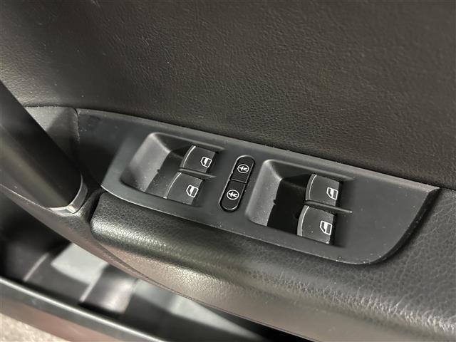 トゥアレグ Ｖ６アップグレードパッケージ　正規Ｄ車／禁煙車／ワンオーナー／メーカーナビ／フルセグ／Ｂｌｕｅｔｏｏｔｈ／ラジオ／３６０°カメラ／ビルトインＥＴＣ／黒革シート／パワーシート／Ｄ席メモリー式／／レーダークルコン／レーンキープアシスト（15枚目）