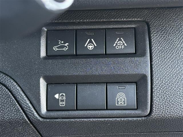 ３００８ ＧＴ　ブルーＨＤｉ　正規ディーラー車／禁煙／１オーナー／８インチタッチスクリーンナビ／フルセグ／Ｂ・左Ｓカメラ／ＥＴＣ／前後ドラレコ／ワイヤレス充電／黒半革／マッサージ機能付き／シートヒーター／ＰＢＤ／ＡＤＡＳ（5枚目）