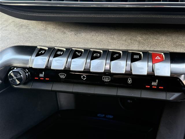 ３００８ ＧＴ　ブルーＨＤｉ　正規ディーラー車／禁煙／１オーナー／８インチタッチスクリーンナビ／フルセグ／Ｂ・左Ｓカメラ／ＥＴＣ／前後ドラレコ／ワイヤレス充電／黒半革／マッサージ機能付き／シートヒーター／ＰＢＤ／ＡＤＡＳ（6枚目）