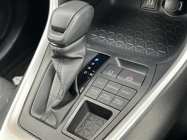ＲＡＶ４ Ｘ　ワンオーナー　ＯＰ１８インチアルミホイール　寒冷地仕様　バックカメラ　バックガイドモニター　社外サイドステップ　社外バンパーガード積み込み　ディスプレイオーディオ８型　ナビ対応　フルセグ　ＡＣＣ（12枚目）