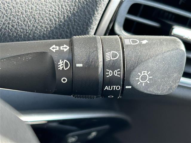 プリウス A ヘッドアップディスプレイ ブラインドスポットモニター バックカメラ ALPINE9インチナビ(フルセグTV/CD/DVD/BT) Toyota Safety SenseP スペアキー 保証書 取説(11枚目)