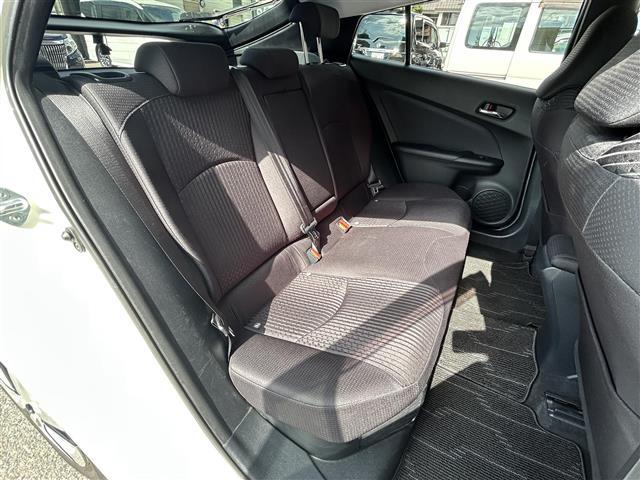 プリウス A ヘッドアップディスプレイ ブラインドスポットモニター バックカメラ ALPINE9インチナビ(フルセグTV/CD/DVD/BT) Toyota Safety SenseP スペアキー 保証書 取説(24枚目)