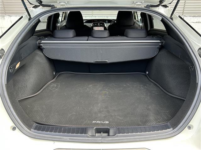 プリウス A ヘッドアップディスプレイ ブラインドスポットモニター バックカメラ ALPINE9インチナビ(フルセグTV/CD/DVD/BT) Toyota Safety SenseP スペアキー 保証書 取説(26枚目)