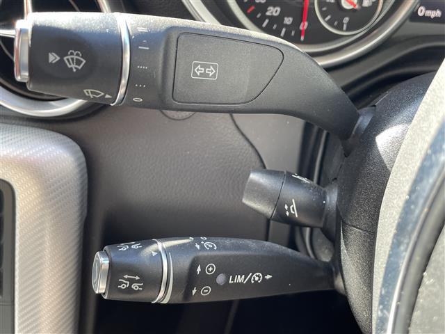 SLC SLC180 スポーツ SLC180スポーツ 黒革 シートヒーター 純正ナビ バックカメラ LEDヘッドライト ブルートゥース 両席メモリ付きPシート フルセグ地デジ DVD再生 CD ETC ブラインドスポット 禁煙車(11枚目)