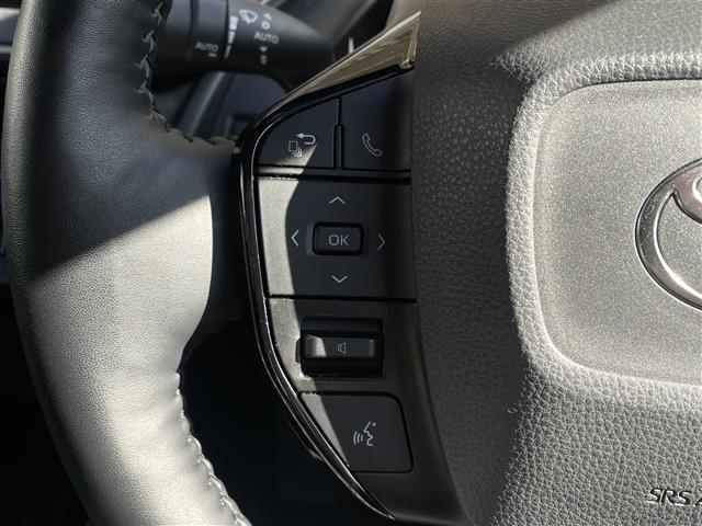 プリウス Ｚ　ワンオーナー　１２．３インチディスプレイオーディオ　パノラミックビュー　フルセグＴＶ　スマホ連携　デジタルインナーミラー　ＢＳＭ　前後ドラレコ　革シート　トヨタセーフティーセンス　ワイヤレス充電器（11枚目）