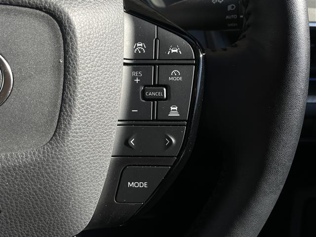 プリウス Ｚ　ワンオーナー　１２．３インチディスプレイオーディオ　パノラミックビュー　フルセグＴＶ　スマホ連携　デジタルインナーミラー　ＢＳＭ　前後ドラレコ　革シート　トヨタセーフティーセンス　ワイヤレス充電器（12枚目）