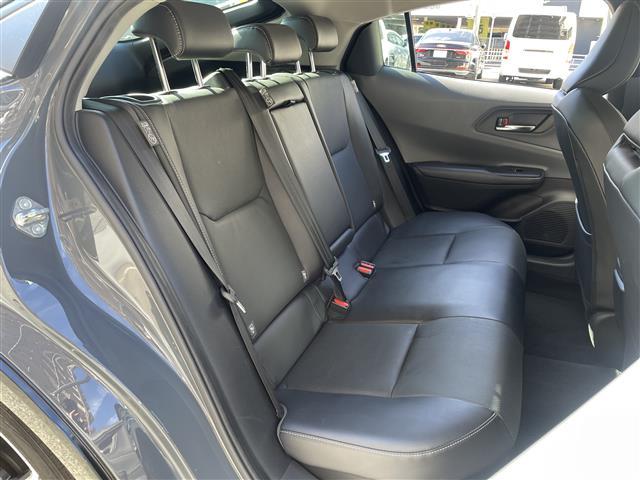 プリウス Ｚ　ワンオーナー　１２．３インチディスプレイオーディオ　パノラミックビュー　フルセグＴＶ　スマホ連携　デジタルインナーミラー　ＢＳＭ　前後ドラレコ　革シート　トヨタセーフティーセンス　ワイヤレス充電器（28枚目）