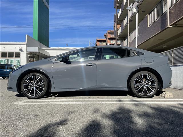 プリウス Ｚ　ワンオーナー　１２．３インチディスプレイオーディオ　パノラミックビュー　フルセグＴＶ　スマホ連携　デジタルインナーミラー　ＢＳＭ　前後ドラレコ　革シート　トヨタセーフティーセンス　ワイヤレス充電器（36枚目）