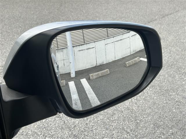 ヴォクシー V 7人乗 両側電動 純正9インチナビ バックカメラ フルセグ BT ドラレコ ETC クルコン 衝突軽減 レーンキープ オートライト LEDヘッドライト 純正15インチAW 前後コーナーセンサー(19枚目)