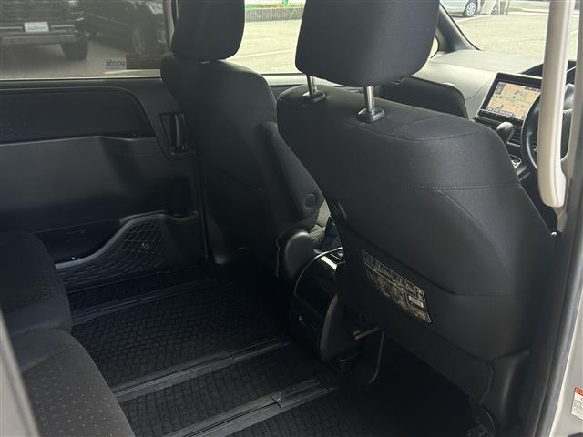 ヴォクシー V 7人乗 両側電動 純正9インチナビ バックカメラ フルセグ BT ドラレコ ETC クルコン 衝突軽減 レーンキープ オートライト LEDヘッドライト 純正15インチAW 前後コーナーセンサー(25枚目)