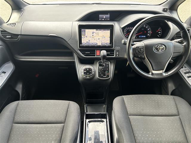 ヴォクシー V 7人乗 両側電動 純正9インチナビ バックカメラ フルセグ BT ドラレコ ETC クルコン 衝突軽減 レーンキープ オートライト LEDヘッドライト 純正15インチAW 前後コーナーセンサー(42枚目)