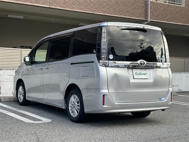 ヴォクシー V 7人乗 両側電動 純正9インチナビ バックカメラ フルセグ BT ドラレコ ETC クルコン 衝突軽減 レーンキープ オートライト LEDヘッドライト 純正15インチAW 前後コーナーセンサー(43枚目)