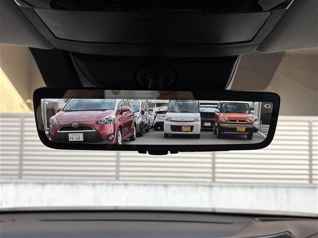 ＲＺ ＲＺ３００ｅ　バージョンＬ　パノラマルーフ（ルーフシェードあり）　マークレビンソン　デジタルインナーミラー　アドバンスドパーク　パーキングサポートブレーキ　おくだけ充電　充電ケーブル　１４インチタッチディスプレイ＋　カードキー（2枚目）