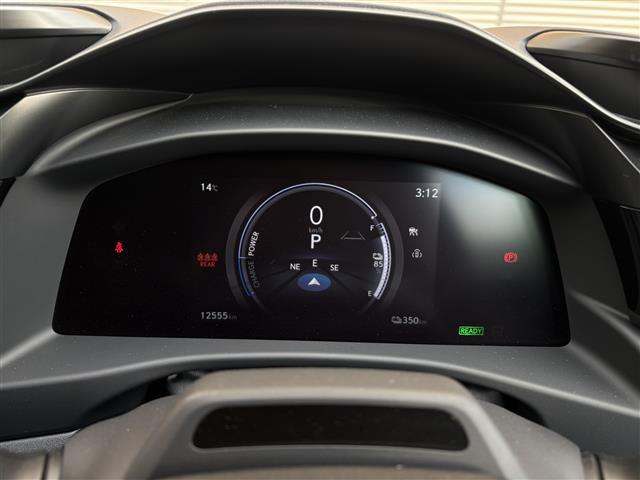 ＲＺ ＲＺ３００ｅ　バージョンＬ　パノラマルーフ（ルーフシェードあり）　マークレビンソン　デジタルインナーミラー　アドバンスドパーク　パーキングサポートブレーキ　おくだけ充電　充電ケーブル　１４インチタッチディスプレイ＋　カードキー（8枚目）