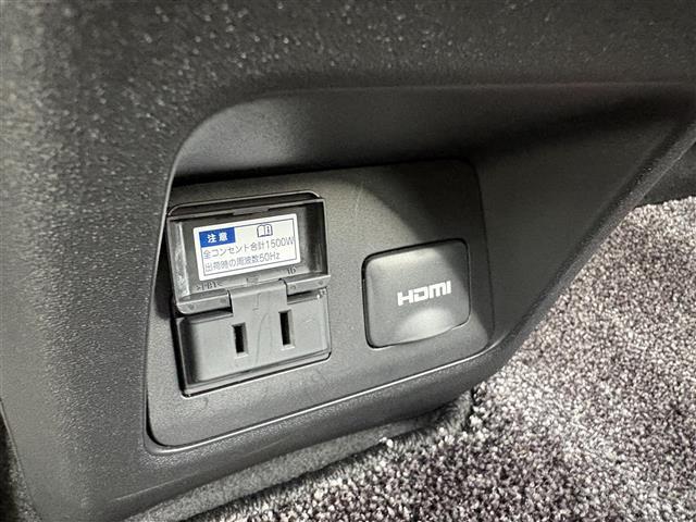 ＲＺ ＲＺ３００ｅ　バージョンＬ　パノラマルーフ（ルーフシェードあり）　マークレビンソン　デジタルインナーミラー　アドバンスドパーク　パーキングサポートブレーキ　おくだけ充電　充電ケーブル　１４インチタッチディスプレイ＋　カードキー（20枚目）