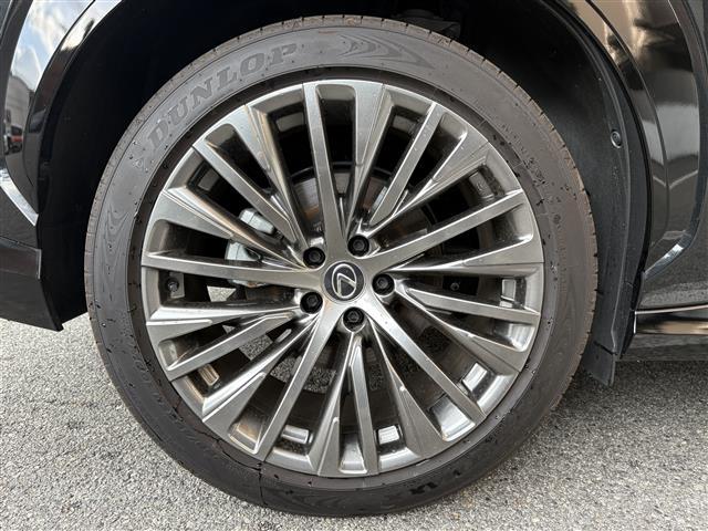 ＲＺ ＲＺ３００ｅ　バージョンＬ　パノラマルーフ（ルーフシェードあり）　マークレビンソン　デジタルインナーミラー　アドバンスドパーク　パーキングサポートブレーキ　おくだけ充電　充電ケーブル　１４インチタッチディスプレイ＋　カードキー（40枚目）