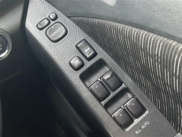 アイシス プラタナ Vセレクション ワンオーナー/トヨタ純正7インチSDナビ両側/パワースライドドア/ビルトインETC/前方ドライブレコーダー/オートライト/フロントフォグランプ/電格ミラー/革巻きステアリング/スマートキー/ETC(17枚目)