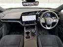 ＲＺ３００ｅ　バージョンＬ　パノラマルーフ（ルーフシェードあり）　マークレビンソン　デジタルインナーミラー　アドバンスドパーク　パーキングサポートブレーキ　おくだけ充電　充電ケーブル　１４インチタッチディスプレイ＋　カードキー（42枚目）