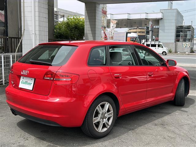 Ａ３ スポーツバック１．４ＴＦＳＩ　純正ＳＤナビ　フルセグ　バックカメラ　ターボ　前後コーナーセンサー　ＬＥＤ　スマートキー　純正ＡＷ　アイドリングストップ　純正ビルトインＥＴＣ　ＢＴ　ＣＤ／ＤＶＤ再生機能　ＵＳＢ　シートカバー（4枚目）