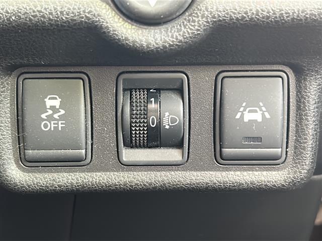 ノート  純正7インチナビ フルセグTV Bluetooth Audio 衝突軽減装置 レーンキープアシスト 禁煙車 ハーフレザーシート ウインカーミラー アイドリングストップ ETC オートライト(29枚目)