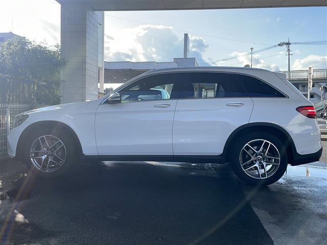 ＧＬＣ ＧＬＣ２２０ｄ　４マチックスポーツ（本革仕様）　純正ＳＤナビ（フルセグＴＶ・ＣＤ・ＢＴ）　Ｂｕｒｍｅｓｔｅｒサウンド　３６０度カメラ　衝突軽減システム　前後コーナーセンサー　レーンキープアシスト　ブラインドスポットモニター　全席シートヒーター（8枚目）