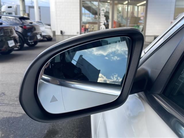 ＧＬＣ ＧＬＣ２２０ｄ　４マチックスポーツ（本革仕様）　純正ＳＤナビ（フルセグＴＶ・ＣＤ・ＢＴ）　Ｂｕｒｍｅｓｔｅｒサウンド　３６０度カメラ　衝突軽減システム　前後コーナーセンサー　レーンキープアシスト　ブラインドスポットモニター　全席シートヒーター（13枚目）