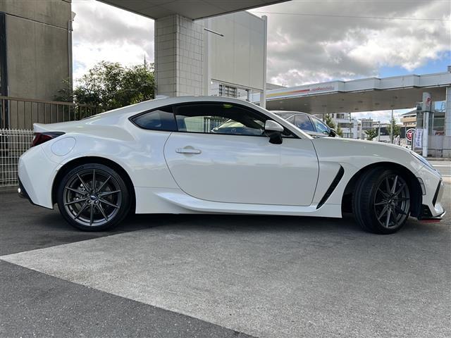 BRZ S 1オーナー STIフロントエアロ カロッツェリア純正SDナビ フルセグ 禁煙 バックカメラ LEDヘッドライト ハーフレザー 前席シートヒーター 前方ドライブレコーダー 純正AW18インチ(8枚目)