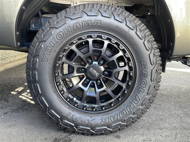 当店のモットーは「全員接客」です。アットホームなお店ですのでどのスタッフにもお気軽にご相談下さい。もちろん、ご成約に関わらず、全てのお客様に満足して頂けるよう当店スタッフ一同努めます。