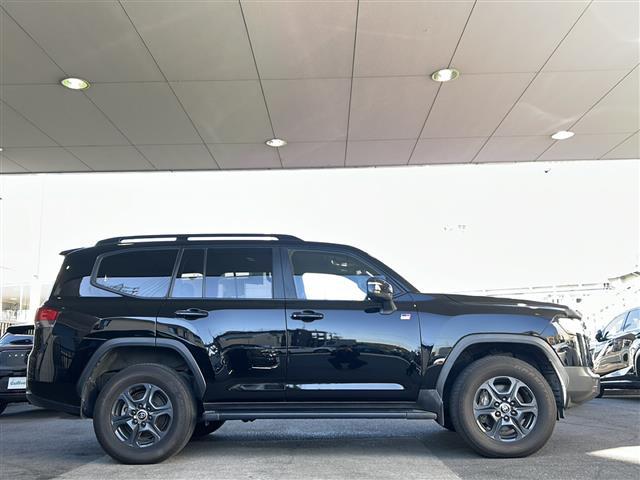 ランドクルーザー ＧＲスポーツ　純正ＳＤナビ　ＪＢＬサウンド　サンルーフ　全方位カメラ　ＨＵＤ　ディーゼル　４ＷＤ　ＢＳＭ　メモリーシート　マルチテレインモニター　ＲＣＴＡ　ＲＣＤ　クリアランスソナー　クールボックス　３眼ＬＥＤ（8枚目）