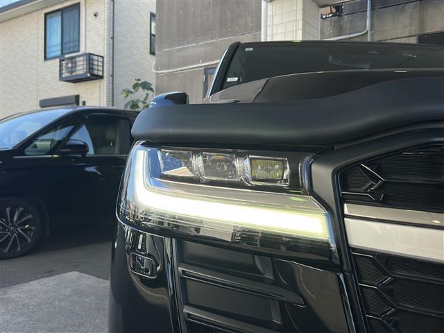 ランドクルーザー ＧＲスポーツ　純正ＳＤナビ　ＪＢＬサウンド　サンルーフ　全方位カメラ　ＨＵＤ　ディーゼル　４ＷＤ　ＢＳＭ　メモリーシート　マルチテレインモニター　ＲＣＴＡ　ＲＣＤ　クリアランスソナー　クールボックス　３眼ＬＥＤ（9枚目）