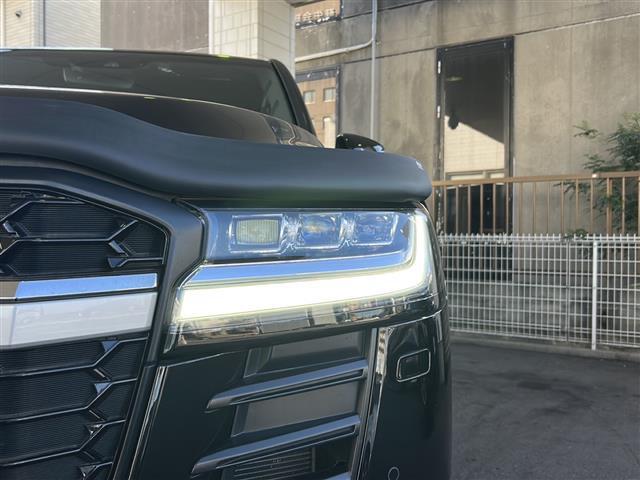 ランドクルーザー ＧＲスポーツ　純正ＳＤナビ　ＪＢＬサウンド　サンルーフ　全方位カメラ　ＨＵＤ　ディーゼル　４ＷＤ　ＢＳＭ　メモリーシート　マルチテレインモニター　ＲＣＴＡ　ＲＣＤ　クリアランスソナー　クールボックス　３眼ＬＥＤ（10枚目）