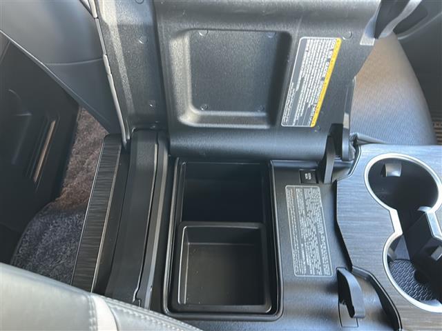 ランドクルーザー ＧＲスポーツ　純正ＳＤナビ　ＪＢＬサウンド　サンルーフ　全方位カメラ　ＨＵＤ　ディーゼル　４ＷＤ　ＢＳＭ　メモリーシート　マルチテレインモニター　ＲＣＴＡ　ＲＣＤ　クリアランスソナー　クールボックス　３眼ＬＥＤ（30枚目）