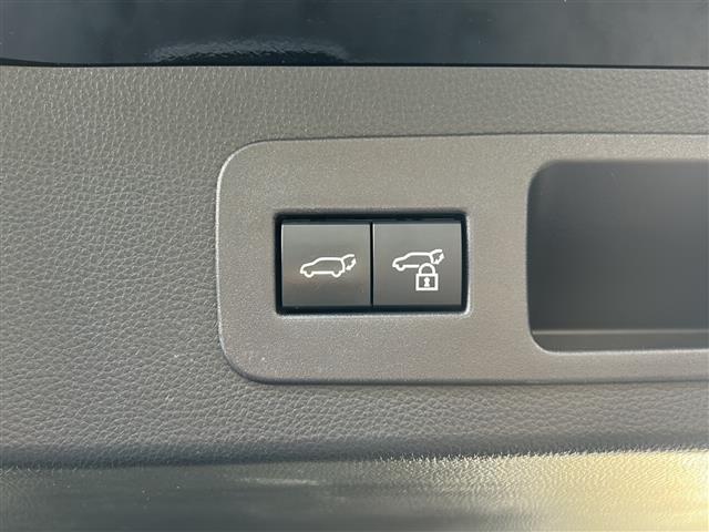 ランドクルーザー ＧＲスポーツ　純正ＳＤナビ　ＪＢＬサウンド　サンルーフ　全方位カメラ　ＨＵＤ　ディーゼル　４ＷＤ　ＢＳＭ　メモリーシート　マルチテレインモニター　ＲＣＴＡ　ＲＣＤ　クリアランスソナー　クールボックス　３眼ＬＥＤ（40枚目）