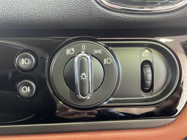 ＭＩＮＩ クーパーＳＤ　クロスオーバー　オール４　禁煙車　ルーフレール　ドラレコ前後　Ｂカメラ　メモリーパワーシート　レーダークルーズコントロール　ＬＥＤライト　ＰＤＣ自動起動　シートヒーター　パーキングアシスト　アイドリングストップ　電動格納ミラー（38枚目）