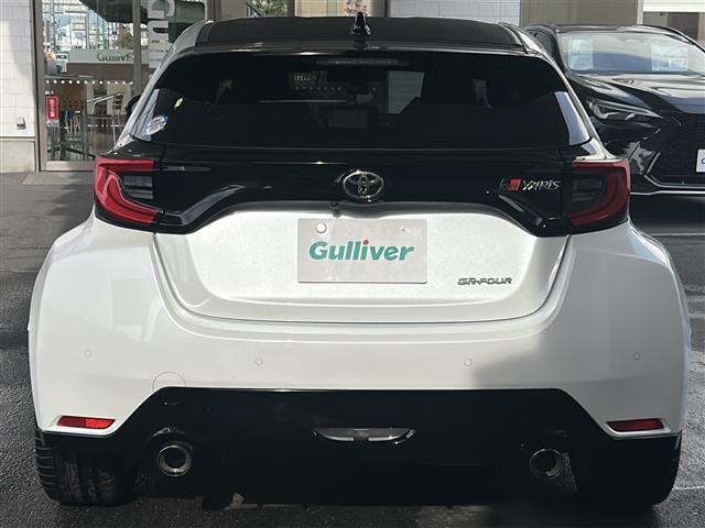 ＧＲヤリス ＲＺ　ハイパフォーマンス　ワンオーナー／ＪＢＬプレミアムサウンド／９インチＯＰ純正メモリーナビ／バックカメラ／ＧＲ赤キャリパー／黒ハーフレザーシート／３眼ＬＥＤヘッドライト／純正１８インチアルミホイール／前席シートヒーター（7枚目）