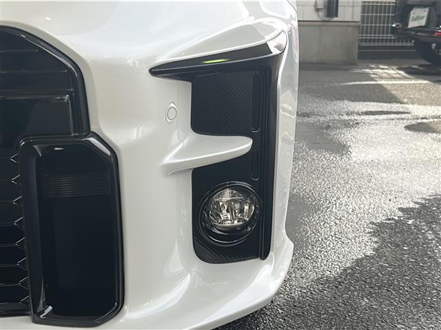 ＧＲヤリス ＲＺ　ハイパフォーマンス　ワンオーナー／ＪＢＬプレミアムサウンド／９インチＯＰ純正メモリーナビ／バックカメラ／ＧＲ赤キャリパー／黒ハーフレザーシート／３眼ＬＥＤヘッドライト／純正１８インチアルミホイール／前席シートヒーター（12枚目）