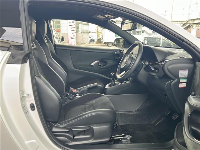 ＧＲヤリス ＲＺ　ハイパフォーマンス　ワンオーナー／ＪＢＬプレミアムサウンド／９インチＯＰ純正メモリーナビ／バックカメラ／ＧＲ赤キャリパー／黒ハーフレザーシート／３眼ＬＥＤヘッドライト／純正１８インチアルミホイール／前席シートヒーター（35枚目）