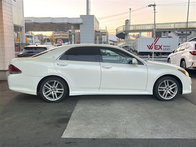 クラウン 2.5アスリート アニバーサリーエディション 純正8インチナビ サンルーフ 本革シート ワンセグテレビ 走行中視聴可能 DVD視聴可能 Bluetooth バックカメラ メモリーパワーシート シートヒーター&ベンチレーション 電動リアサンシェード(9枚目)