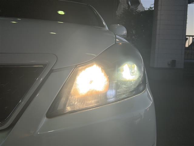 クラウン 2.5アスリート アニバーサリーエディション 純正8インチナビ サンルーフ 本革シート ワンセグテレビ 走行中視聴可能 DVD視聴可能 Bluetooth バックカメラ メモリーパワーシート シートヒーター&ベンチレーション 電動リアサンシェード(14枚目)